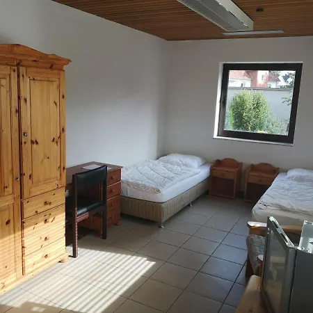 Sleepcheaper Guest house *